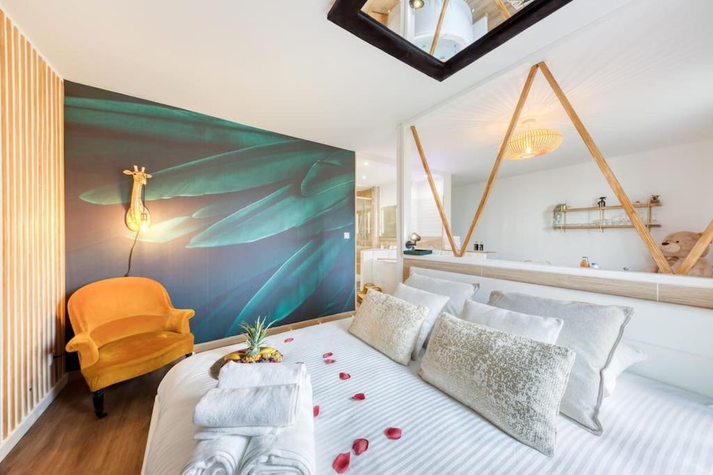 Suite Love Jacuzzi Монтеврен Экстерьер фото