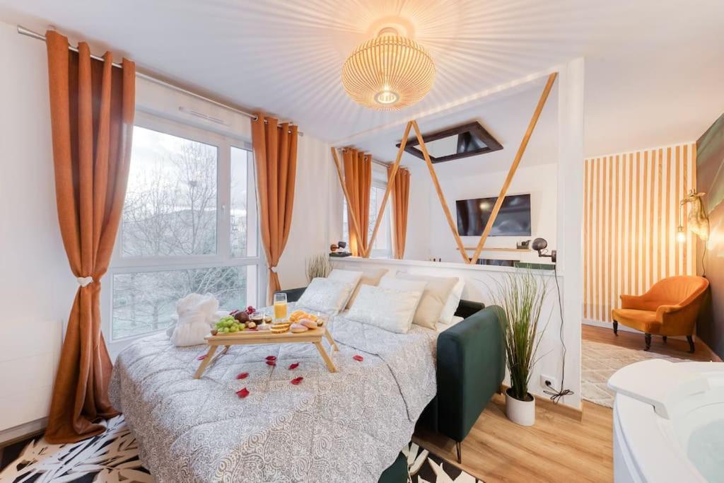 Suite Love Jacuzzi Монтеврен Экстерьер фото