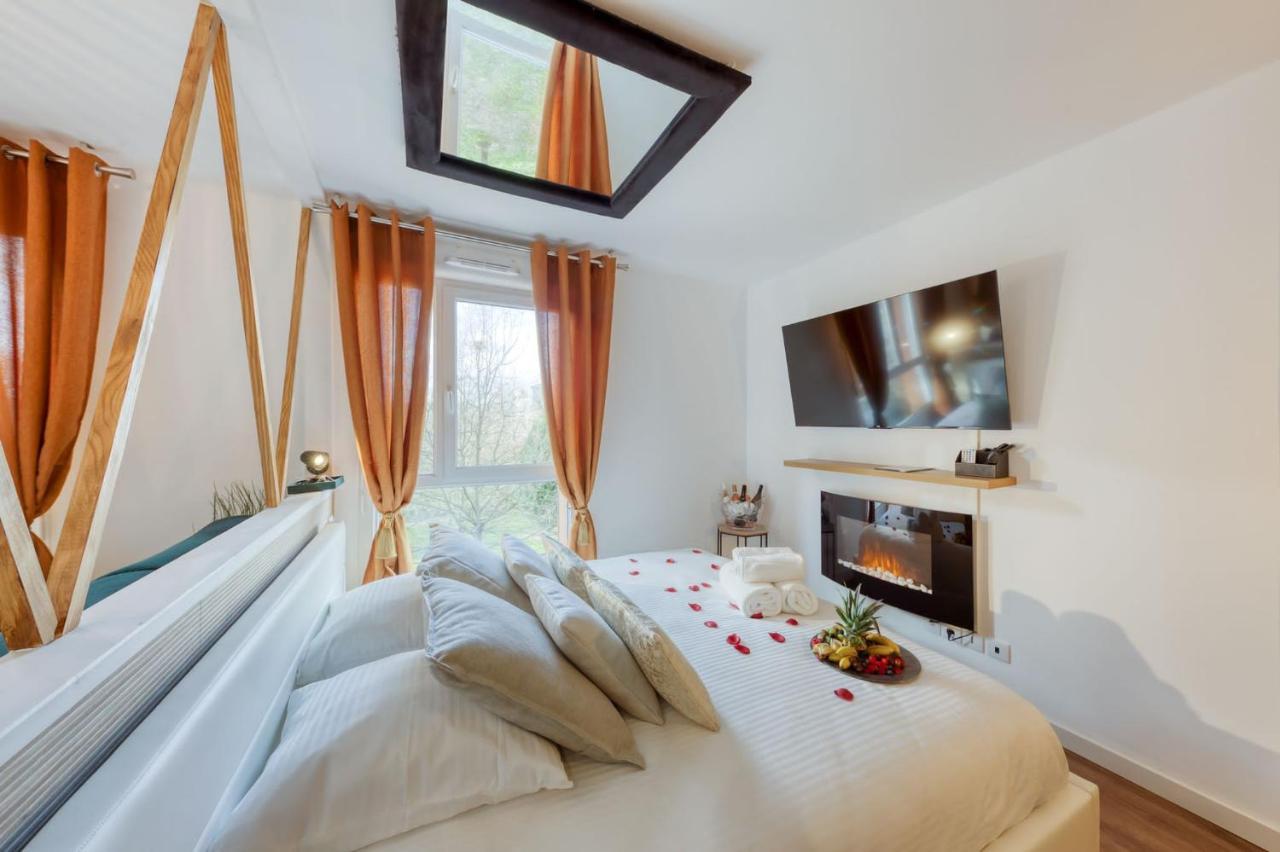 Suite Love Jacuzzi Монтеврен Экстерьер фото